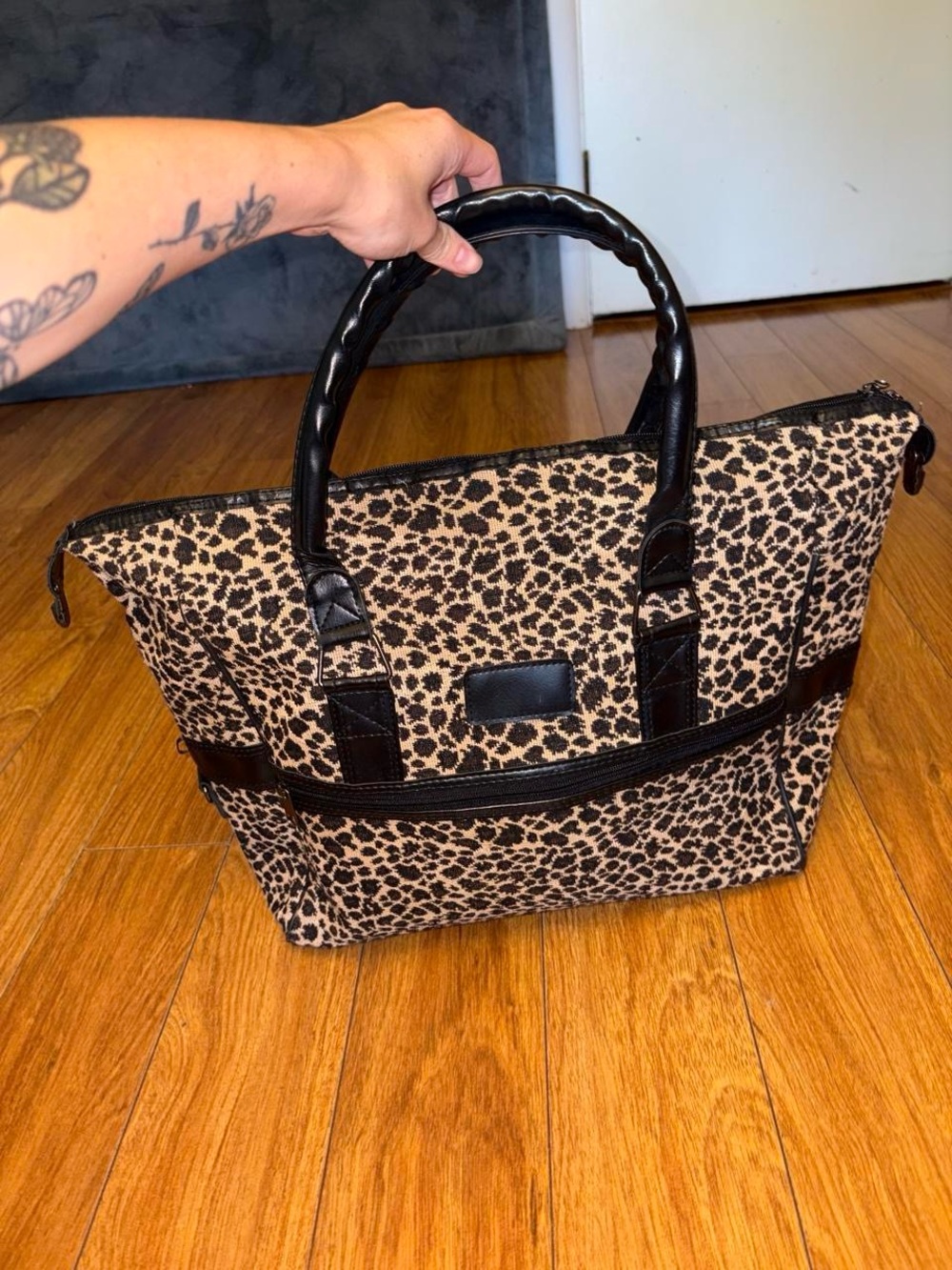 Y2K Leopard print tote bag with black trim